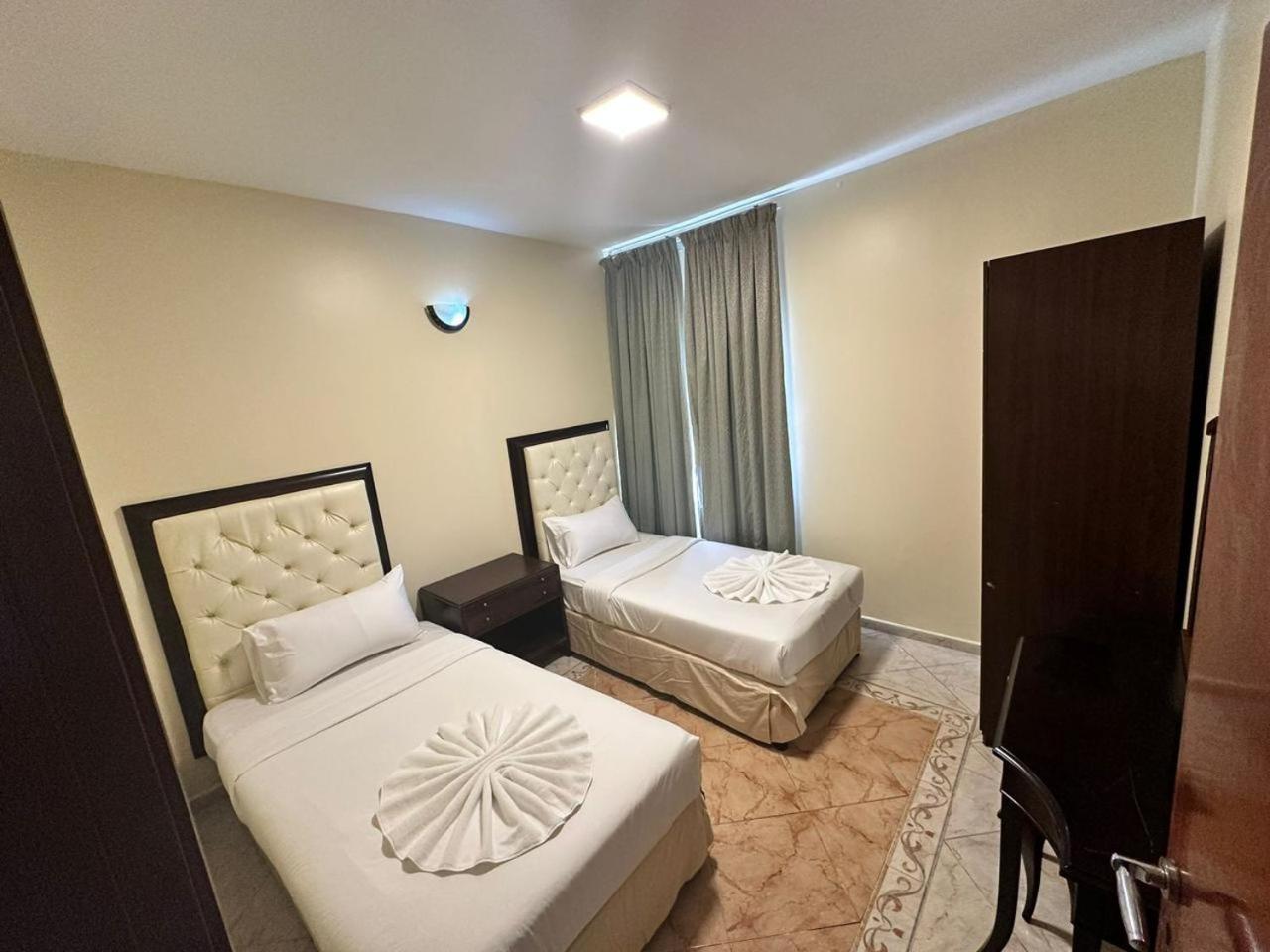 Safari Hotel Apartments Аджман Экстерьер фото