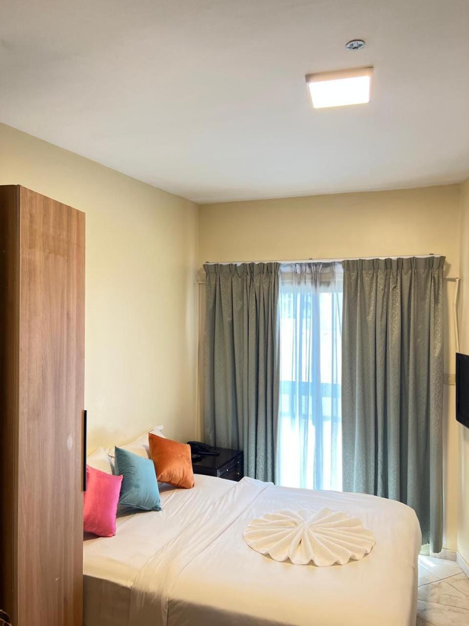 Safari Hotel Apartments Аджман Экстерьер фото