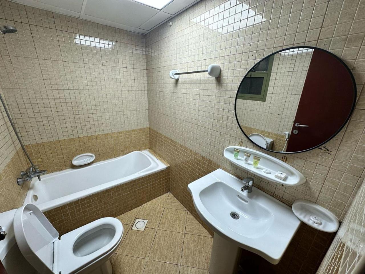 Safari Hotel Apartments Аджман Экстерьер фото